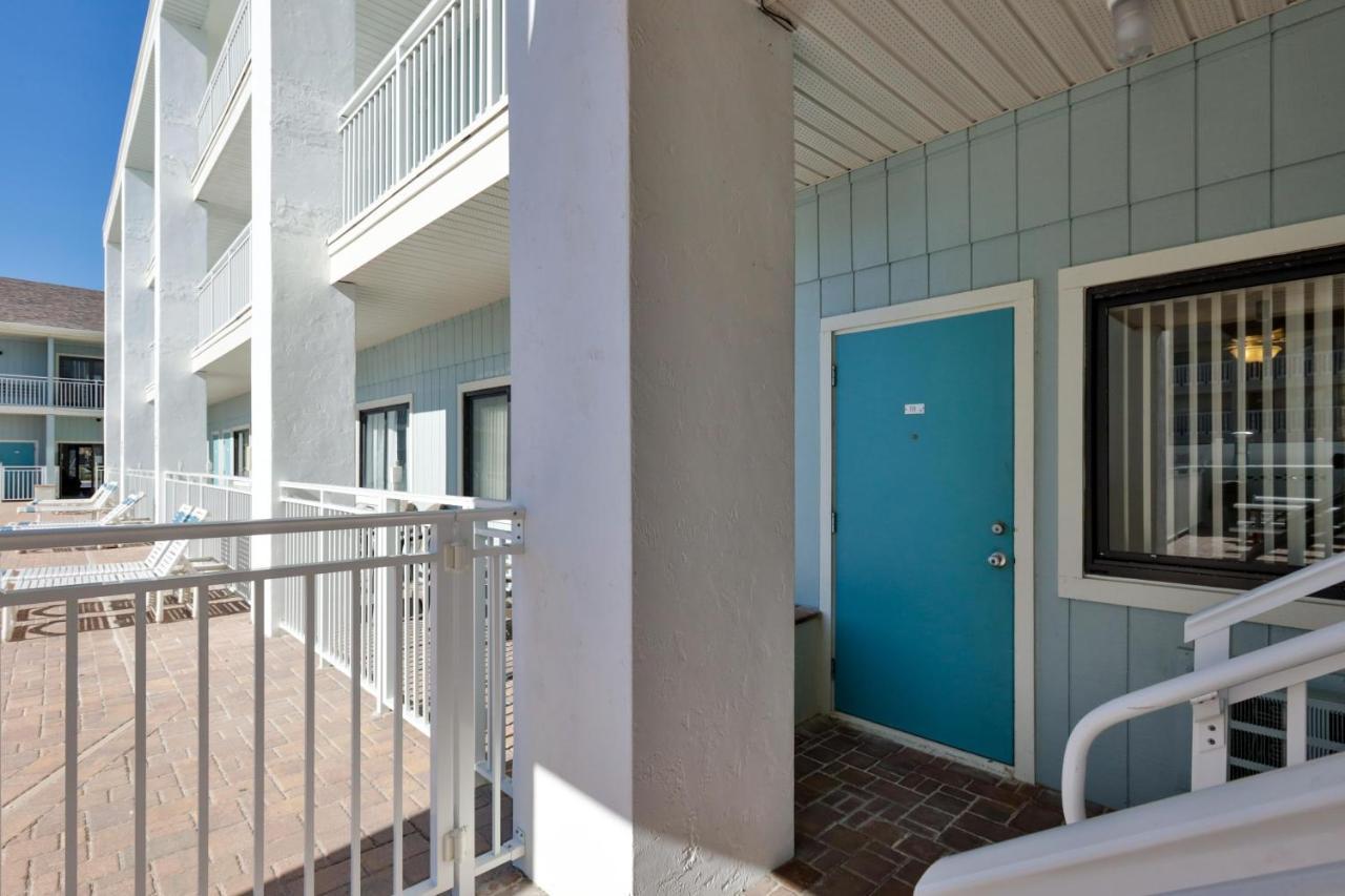 Hotel Coastal Waters Studio 111 - Pool Side Studio à New Smyrna Beach Extérieur photo
